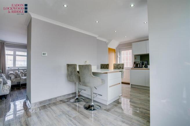 3 bed Detached for sale Image 4