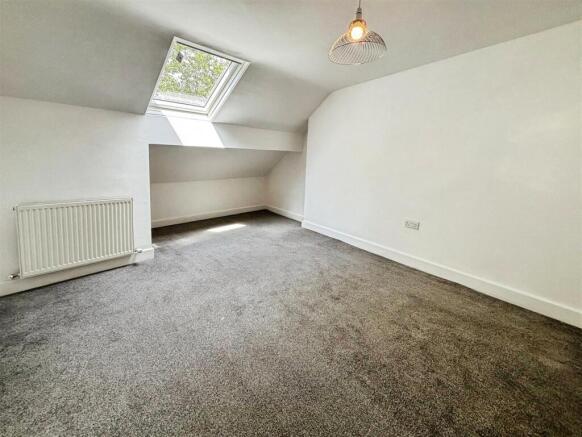 3 bed Terraced for sale Image 12