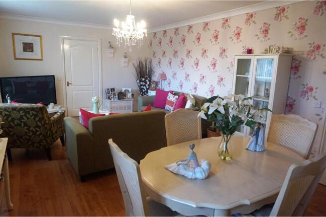 Lounge/Dining Room