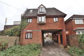 Flat 2, Edgcombe House, Hobbs Close, Waltham Cross EN8 0EB