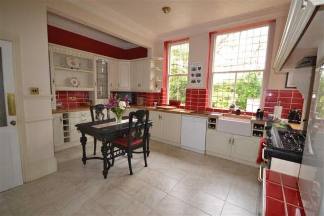 KITCHEN DINER