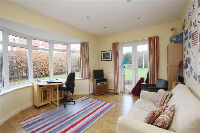 Sitting/Dining Room