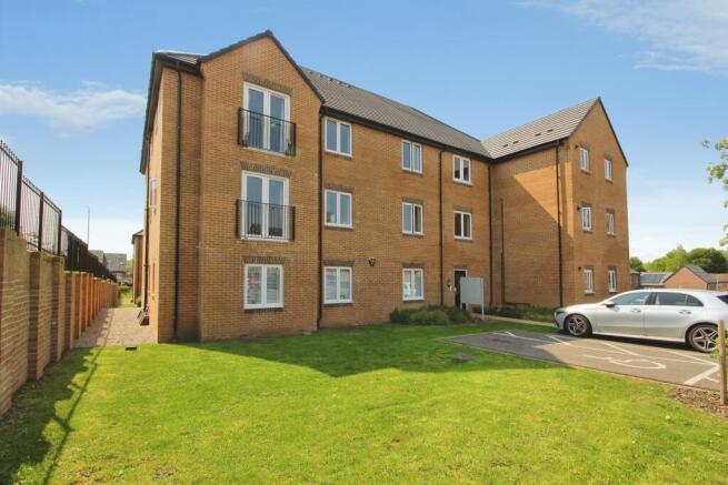 2 bed Flat for sale Image 8