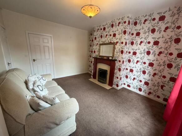 2 bed House to rent Image 11