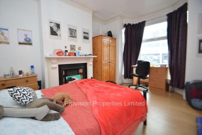 5 bed Terraced to rent Image 5