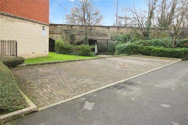 2 bed Flat for sale Image 8