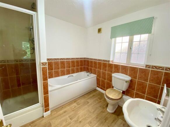12 pp bathroom.jpg
