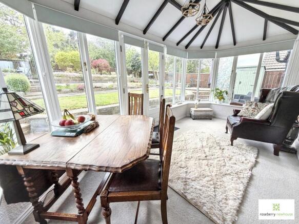 4 bed Bungalow for sale Image 4