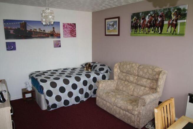 living area 2