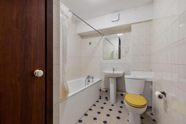 Verbena Close, E16