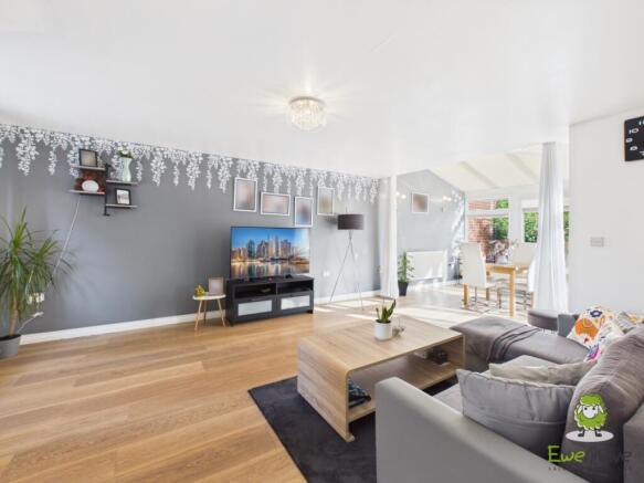 EweMove Estate Agents Basingstoke - 3 Edmund Court