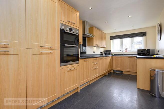 3 bed Detached for sale Image 10