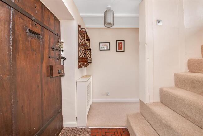 ENTRANCE HALL.jpg