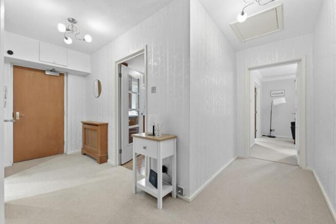 2 bed Flat for sale Image 7