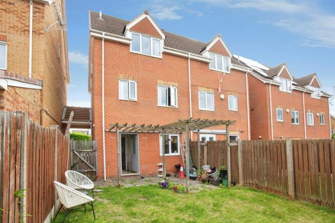 3 bed Semi-Detached for sale Image 4