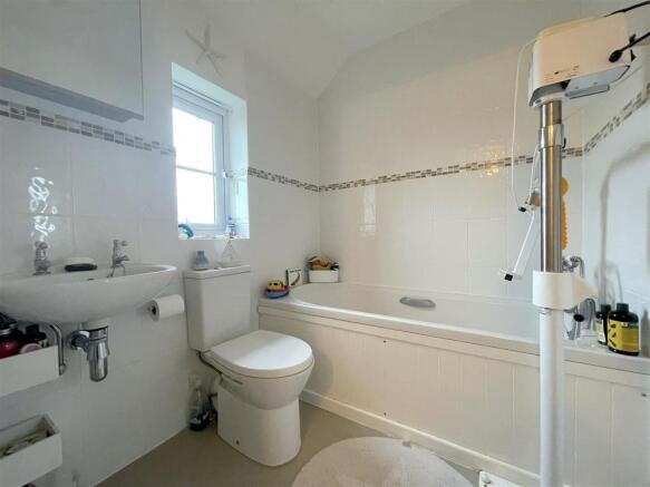 Bathroom (1).jpeg