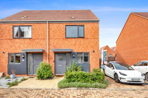 North Parade, New Heritage, Bordon