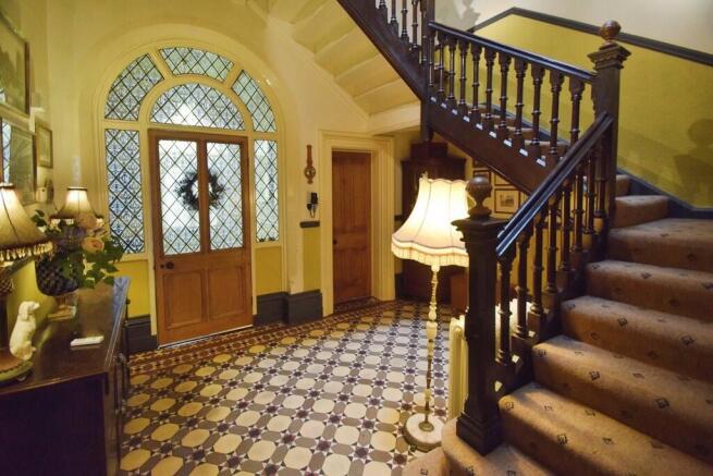 4c3c5490-Entrance...