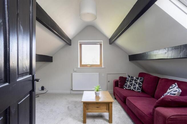 1 bed Detached to rent Image 5