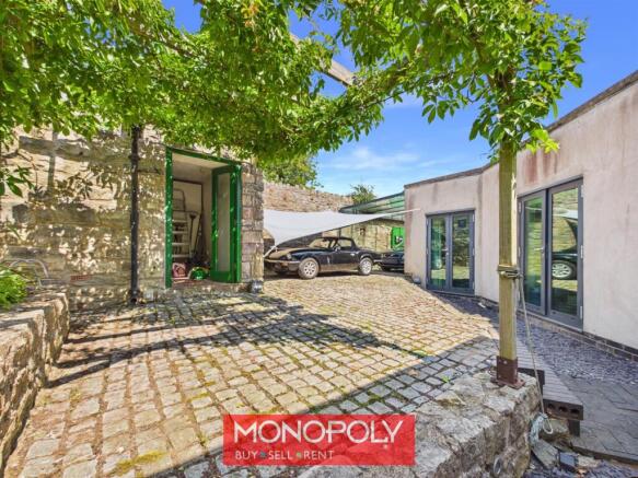 Private Courtyard