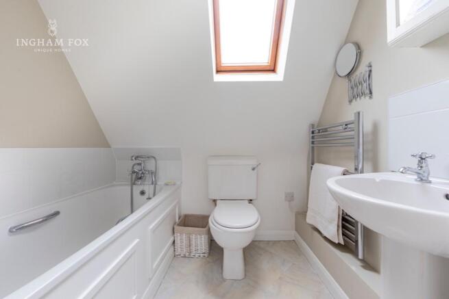 Family Bathroom 2