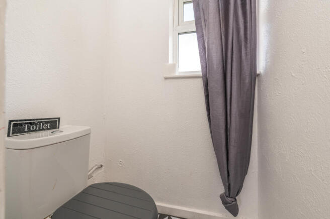 3 bed Terraced for sale Image 9