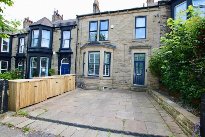 5 bed Villa for sale Image 5