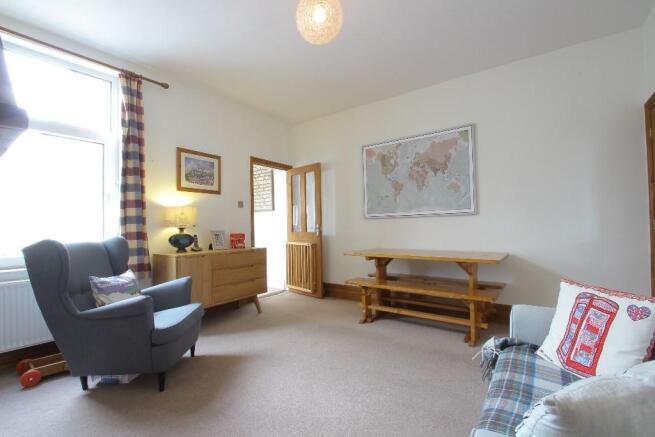 LIVING/DINING ROOM