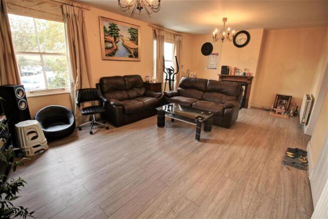 Lounge/Dining Room