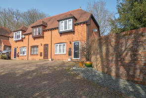 37, Meredun Close, Winchester SO21 2JA