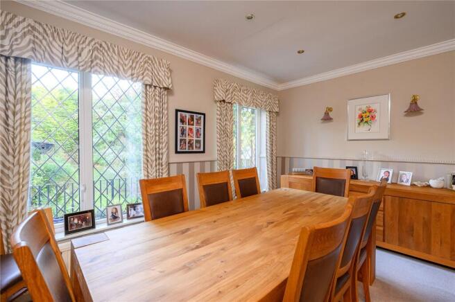 4 bed Detached for sale Image 4