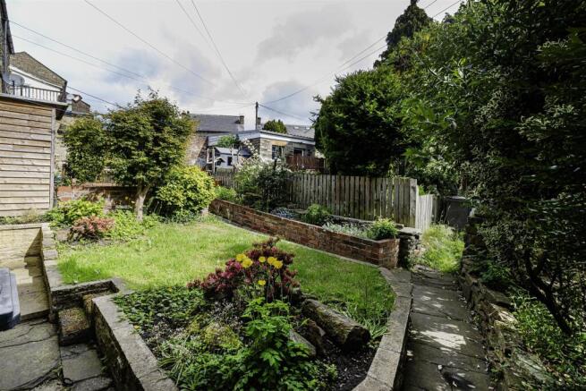 2 bed Terraced to rent Image 4