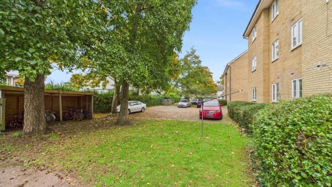 Denham Close, Bury St Edmunds photo 4