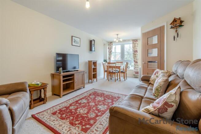 8638110-interior06.jpg