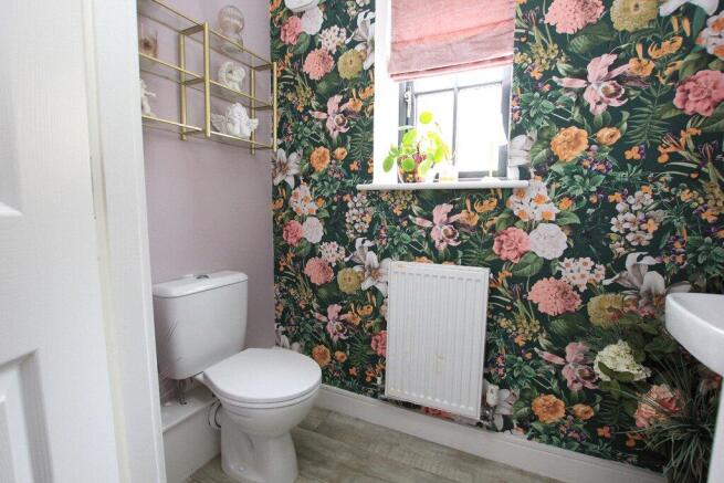 3 bed Semi-Detached for sale Image 7