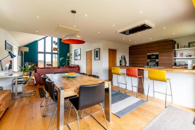 Open Plan Living/Dining Space