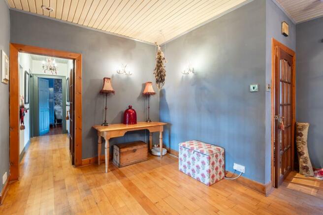 LOUNGE TO HALL