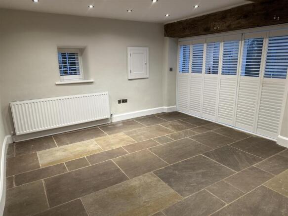 Lounge/Dining Room