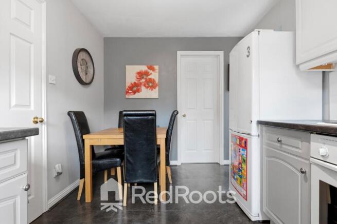 4 bed Detached for sale Image 6