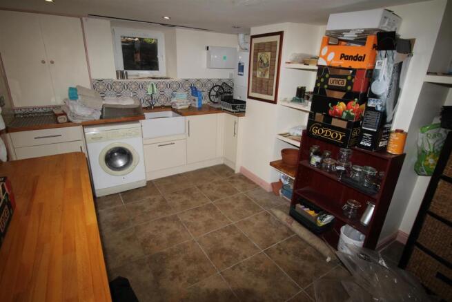 BASEMENT UTILITY