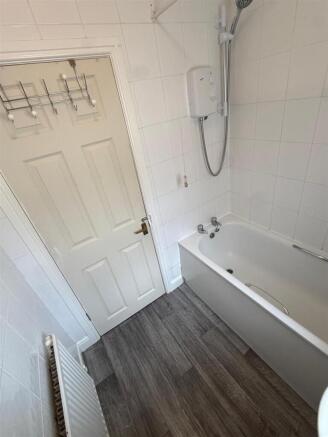3 bed Detached to rent Image 4