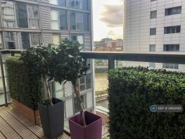 19, 12 Beacon Point, Dowells Street, London SE10 9DX