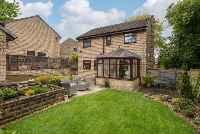 4 bed Detached for sale Image 5