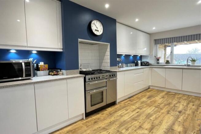 Kitchen / Breakfast Room