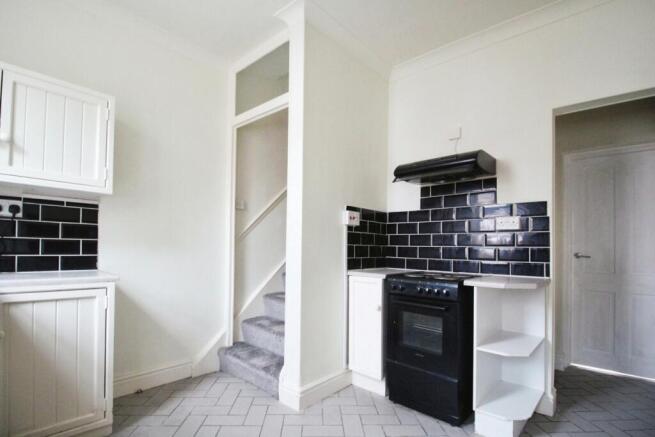 2 bed Terraced to rent Image 3