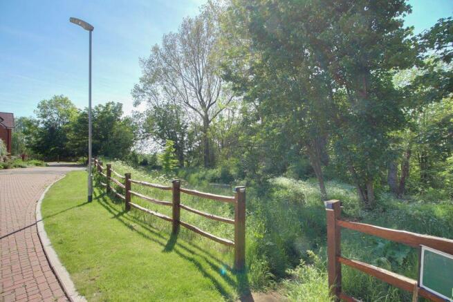 Surrounding Walks