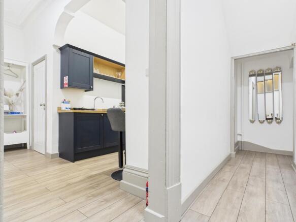 1 bed Flat to rent Image 12