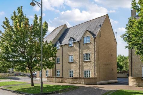 Heyford House, 65 Trefoil Way, Carterton, Oxfordshire, OX18