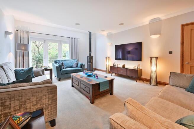 15 Manland Ave-5.jpg