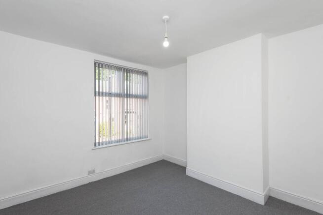 4 bed Terraced to rent Image 7